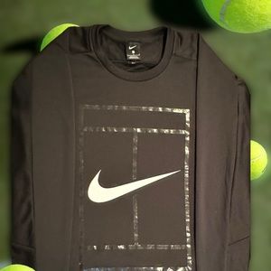 Nike Court Long Sleeve Crew w/Tennis Logo